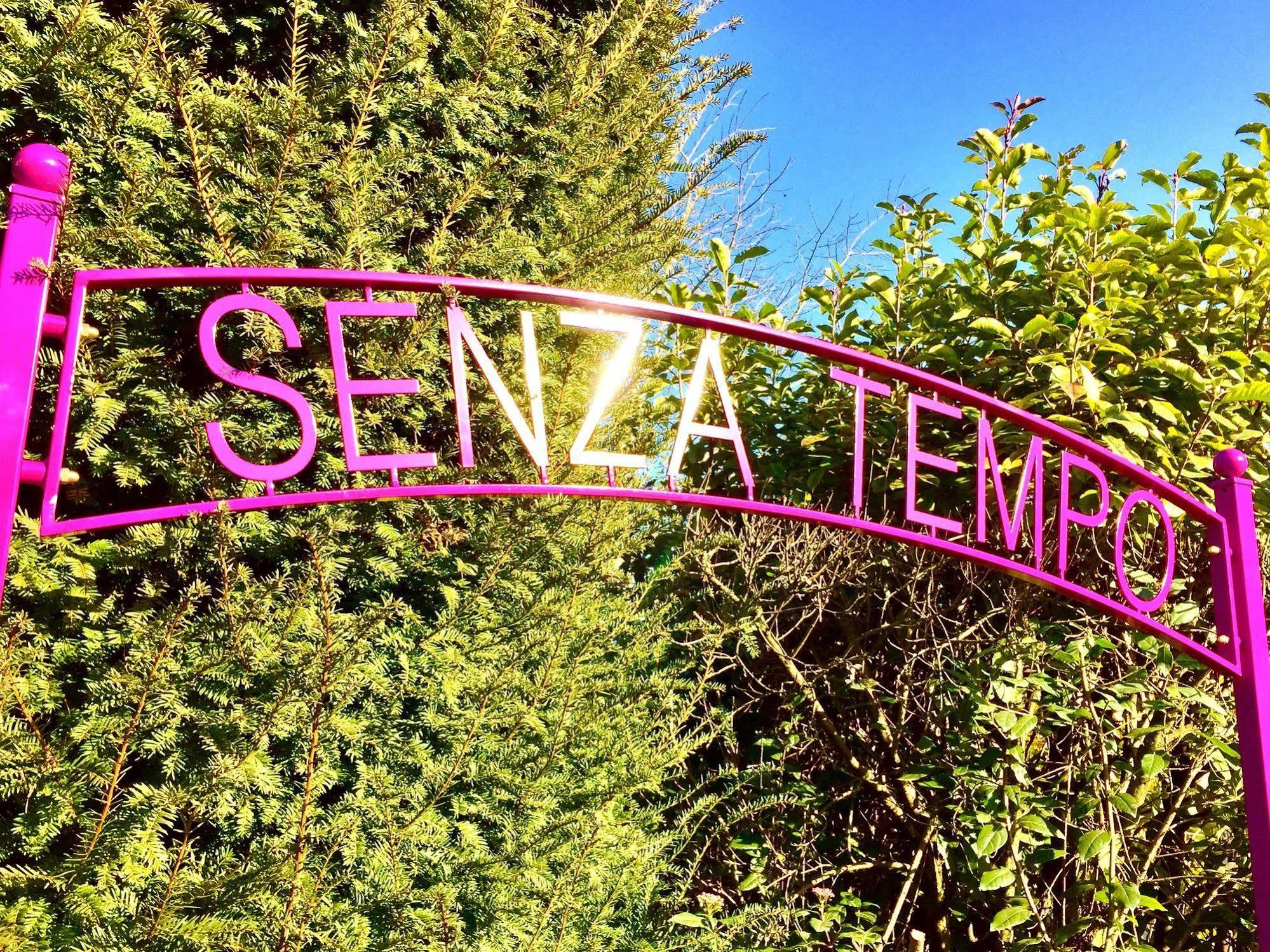 جرازانو فيسكونتي Senza Tempo Room & Breakfast المظهر الخارجي الصورة